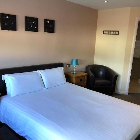 Oyo Douglas Hotel Kilmarnock Kültér fotó
