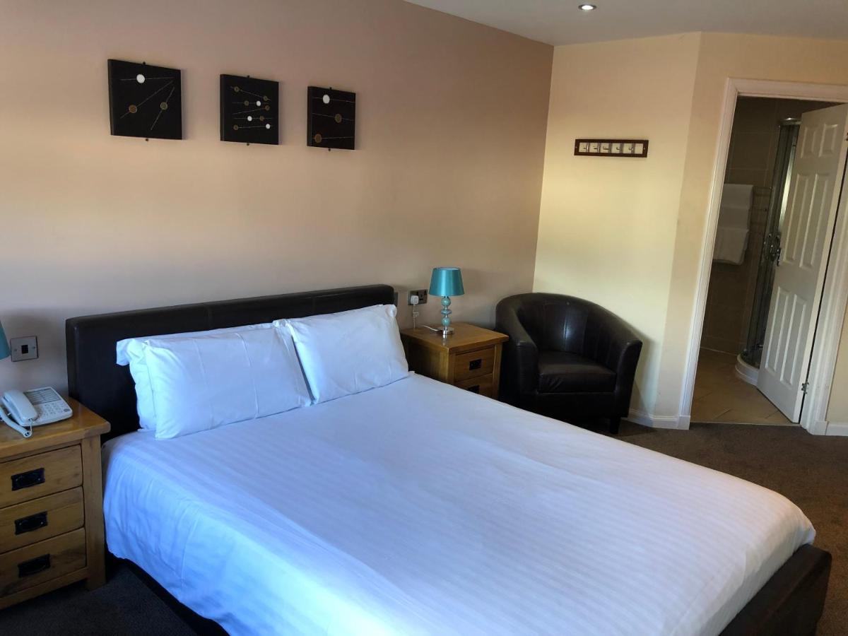 Oyo Douglas Hotel Kilmarnock Kültér fotó