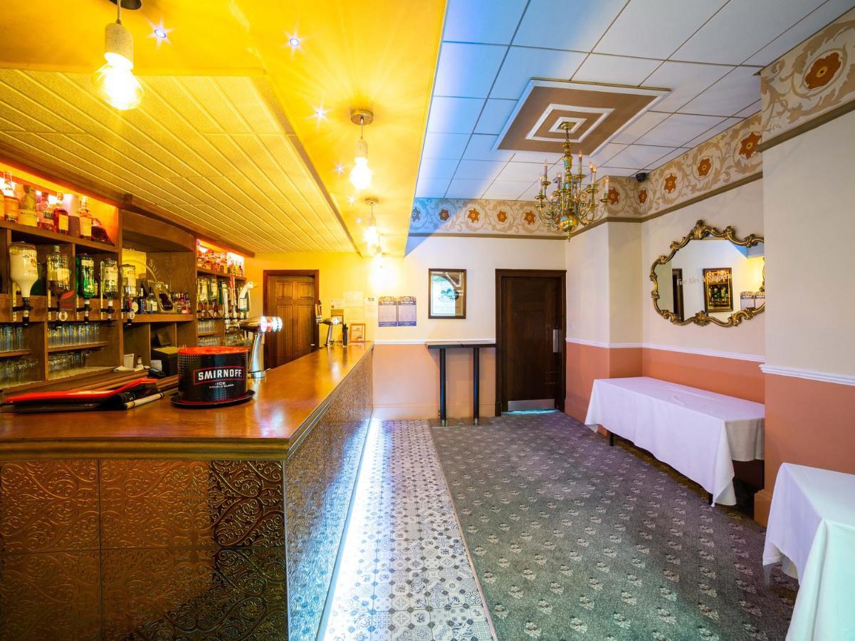 Oyo Douglas Hotel Kilmarnock Kültér fotó